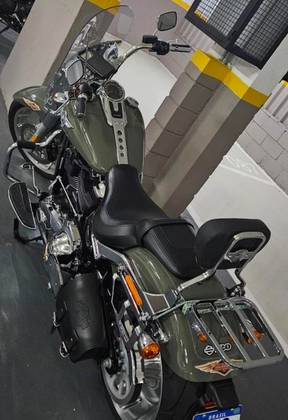 HARLEY-DAVIDSON SOFTAIL FAT BOY 114 